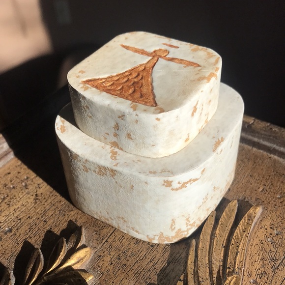 Wood Carved Trinket Box W/Angel Signed - Picture 13 of 13